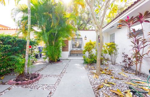 The Roads Villa | Gorgeous 3 bed 2 bath House
