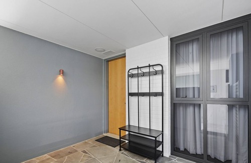 Bokarina Apartment | Gorgeous 3-Bed Unit Minutes from Beach