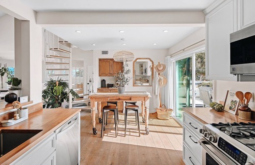 Oxnard Shores Condo | Gorgeous 3 Bedroom Beachfront Condo w/Ocean Views