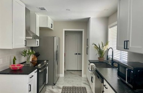 West Arlington House | Gorgeous 3-bedroom house in Arlington near AT&T Stadium in private cul-de-sac