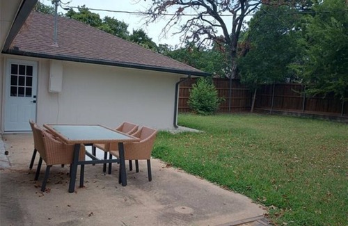 West Arlington House | Gorgeous 3-bedroom house in Arlington near AT&T Stadium in private cul-de-sac