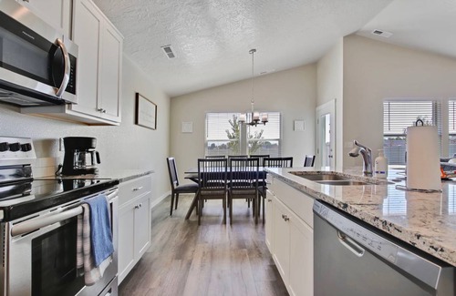 Meridian House | Gorgeous 3 Bedroom Private Custom Home in Central Meridian