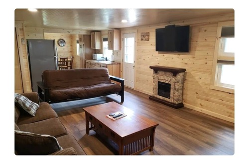 Sandy Creek Cabin | Gorgeous 3 Bedroom Cabin Located in Sandy Pond
