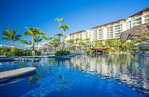 Valle Dorado Condo | Gorgeous 3 BR/3 Bath Suite @ the 5 star Luxurious Vindata Resort