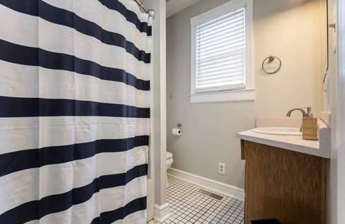 Clifton House | Gorgeous 3BR 2BA on Frankfort | by Cozysuites
