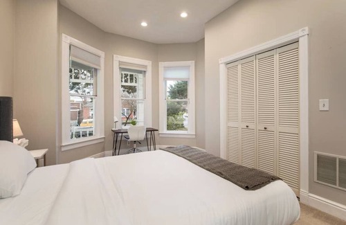 Clifton House | Gorgeous 3BR 2BA on Frankfort | by Cozysuites