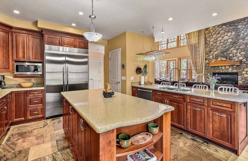 Ponderosa Trails House | Gorgeous 4,200 Sf Custom 6 Bedroom Home - Perfect for Families