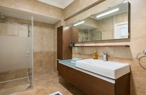 Bebek Apartment | Gorgeous 4 bed, 1.5 bathroom bright high ceiling home in the heart of Bebek