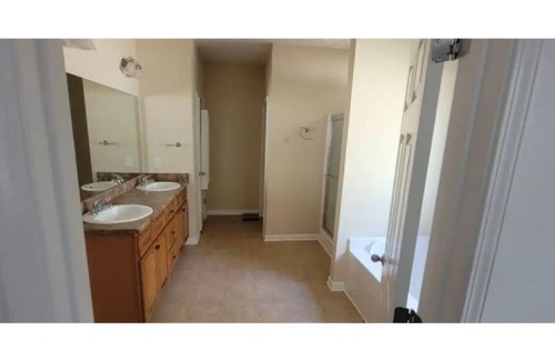 Hogansville House | Gorgeous 4 bedroom 3 bath with a pool