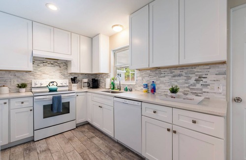 Bayshore Gardens House | Gorgeous 4-bedroom Pool House in Bradenton with WiFi and AC