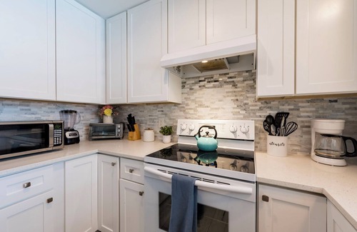 Bayshore Gardens House | Gorgeous 4-bedroom Pool House in Bradenton with WiFi and AC