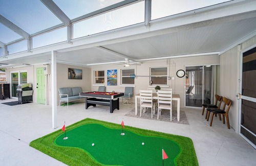Bayshore Gardens House | Gorgeous 4-bedroom Pool House in Bradenton with WiFi and AC