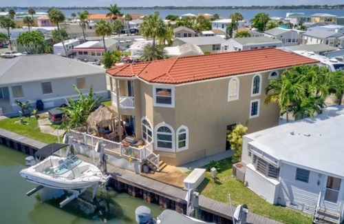Nettles Island House | Gorgeous 4 Bedroom Waterfront Home/