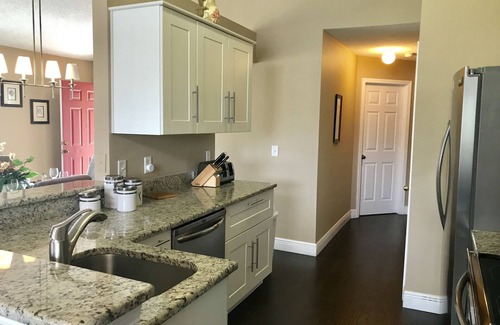 Westridge Villa | Gorgeous 4 beds 3 baths pool villa Free wifi/cable/parking/phone