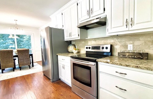 Alpharetta House | Gorgeous 4 BR Home - 1.5 mi from DT Alpharetta and Avalon