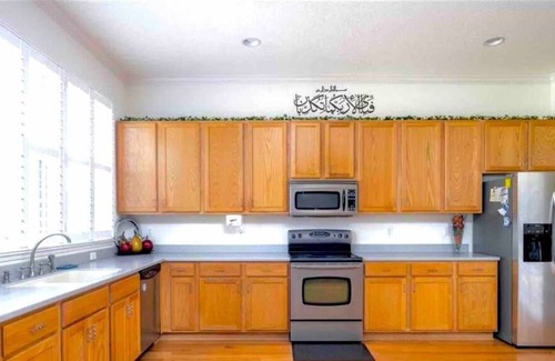 Alachua House | Gorgeous 4BR Home | University of Florida I Springs | Sleeps 15 - G01