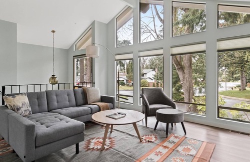 Renton House | Gorgeous 4BR House in Renton w/ Fenced Yard