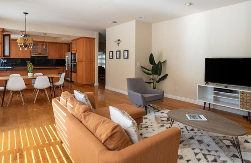 Carmine - Parkmont House | Gorgeous 4BR House in San Jose