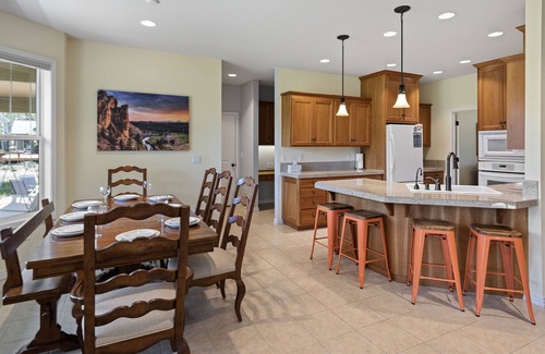 Three Rivers House | Gorgeous 5-Bedroom family friendly home with Hot Tub! Perfect for kids and pups!