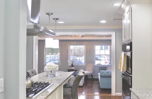 Marlborough House | GORGEOUS 5 Bedroom Home Close to BOSTON w/ WasherDryer + Free Parking