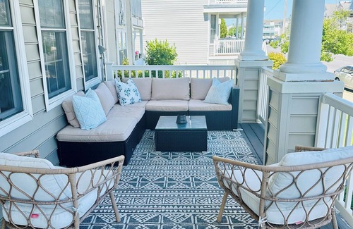 North End Condo | Gorgeous 5BR 3BA home, close to beach, town + playground; full linen service