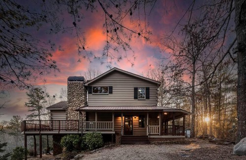 Mineral Bluff Ski Chalet | Gorgeous 6BR Cabin w/Spa, Firepit, Arcade& Mountain View
