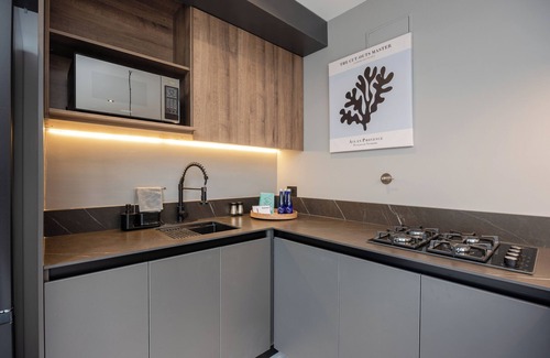 Castropol Apartment | Gorgeous 785sqm Apt with Jacuzzi & A/C in El Poblado