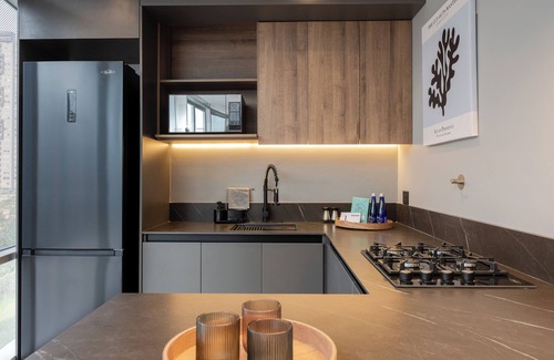 Castropol Apartment | Gorgeous 785sqm Apt with Jacuzzi & A/C in El Poblado