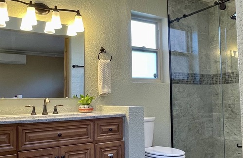 Sandia Heights South House | Gorgeous Adobe home. Next to park! Mountain Foothills, tons of natural light!