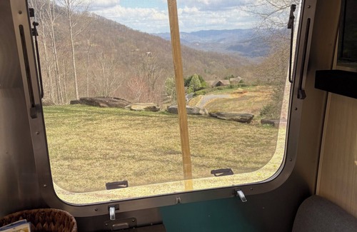 Settlers Ridge House | Gorgeous Airstream with Amazing Views on Secluded Property!