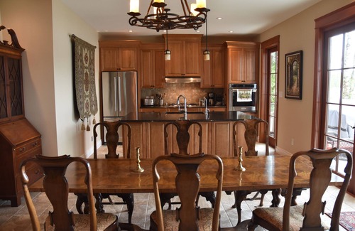 Shawnigan Lake House | Gorgeous All Stone Lakefront Cottage - Shawnigan Lake