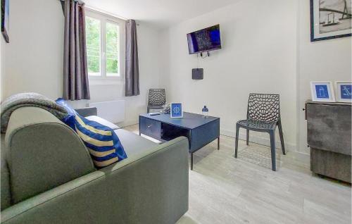 Fatouville-Grestain Apartment | Gorgeous Apartment In Fatouville-Grestain