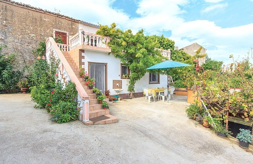 Rakalj Apartment | Gorgeous apartment in Selo Rakalj