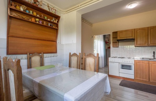 Svetvincenat Apartment | Gorgeous apartment in Svetvincenat