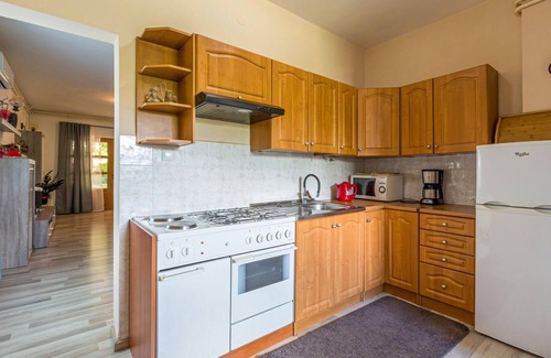 Svetvincenat Apartment | Gorgeous apartment in Svetvincenat