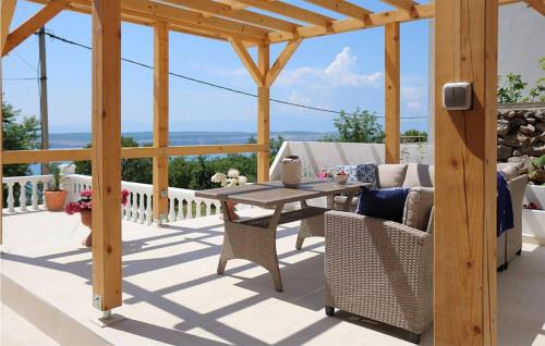 Klanfari Apartment | Gorgeous Apartment In Dramalj