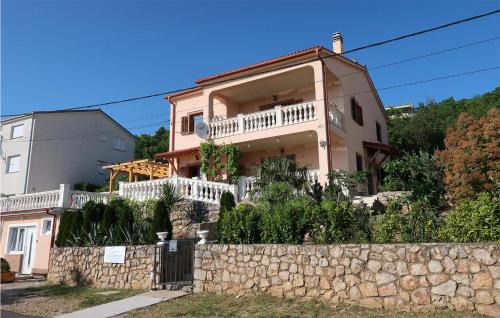 Klanfari Apartment | Gorgeous Apartment In Dramalj
