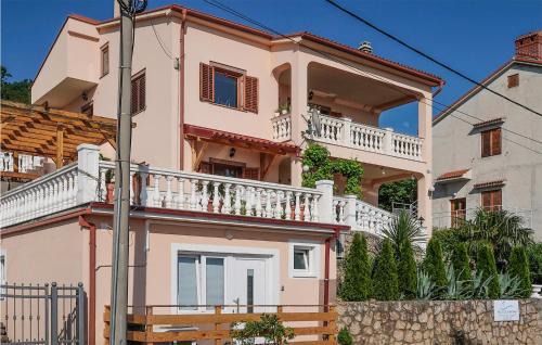 Klanfari Apartment | Gorgeous Apartment In Dramalj