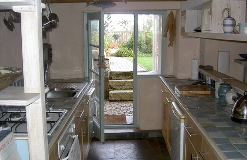 St Ives Cottage | Gorgeous artist's cottage with secluded garden and sea views from all rooms.