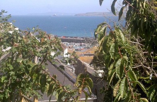 St Ives Cottage | Gorgeous artist's cottage with secluded garden and sea views from all rooms.