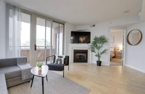 Ballston Apartment | Gorgeous Ballston Condo with Gym & Views