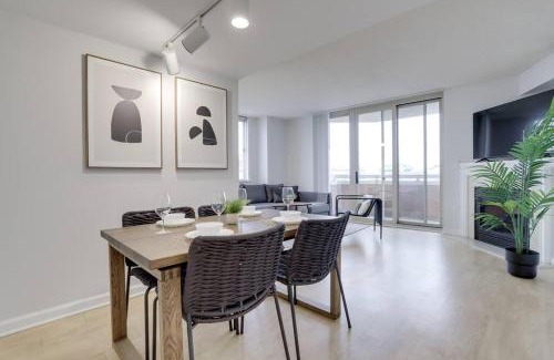Ballston Apartment | Gorgeous Ballston Condo with Gym & Views