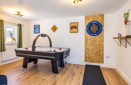Bunny House | Gorgeous Barn with Hot Tub and Games Room
