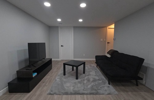 Calgary House | Gorgeous Basement Apartment