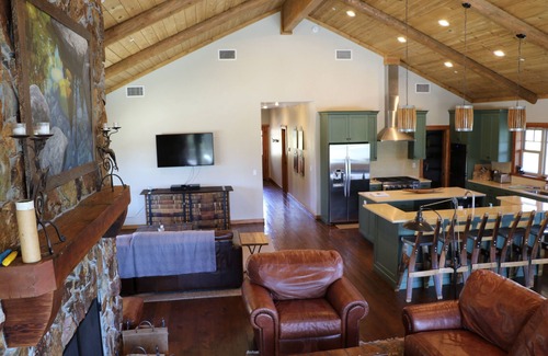 Bass Lake Cabin | Gorgeous Bass Lake Cabin with Private Boat Dock and Deck