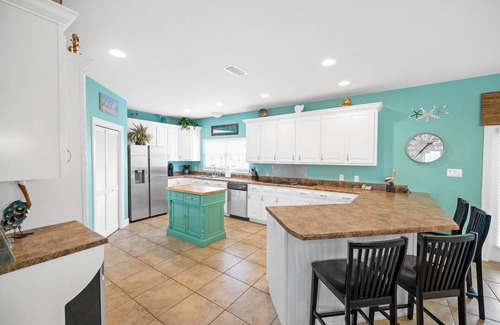 Morgantown House | Gorgeous beach getaway! Spacious 5 bd, 5 bath, with parking.