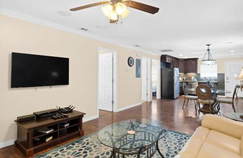 Mid Island Apartment | Gorgeous Beach Residence with Pool and Spa