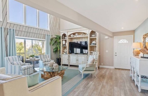 Marineland Acres House | Gorgeous beach style home minutes from beach!