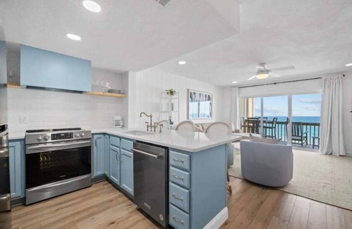 McCutcheon Field Condo | Gorgeous Beachfront Condo with Pool