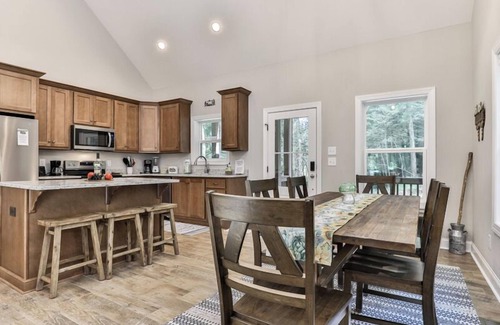 Ellijay Cabin | Gorgeous Brand New Cottage on Trout Stream